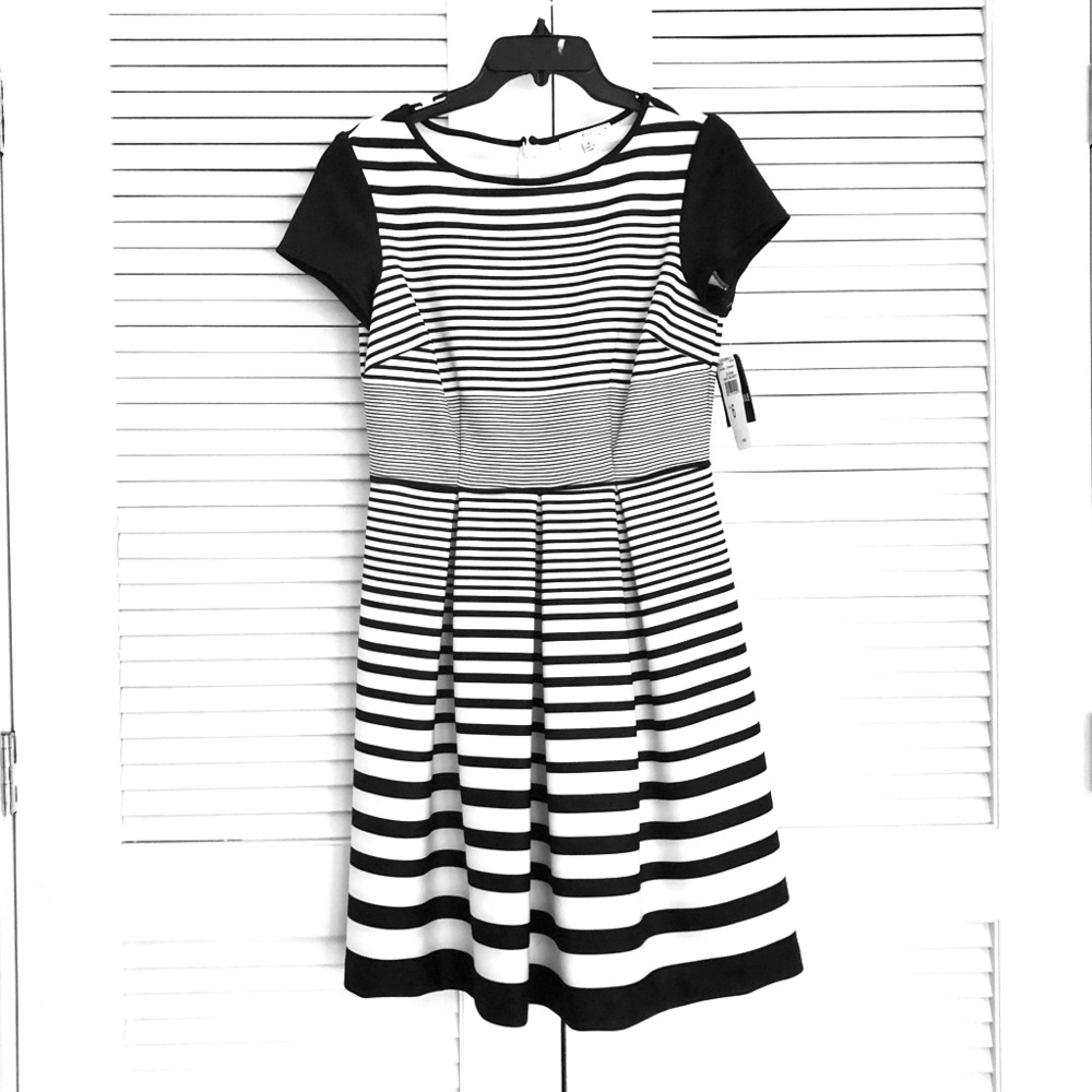 Striped Black/Cream Short Sleeved Dress